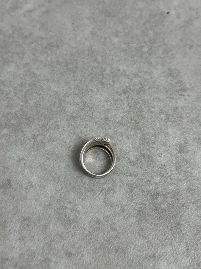 2000s Gucci Grey Circle Snake Ring - Image 4